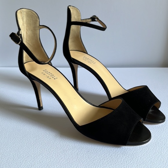 Barneys New York Sandals - Picture 1 of 7